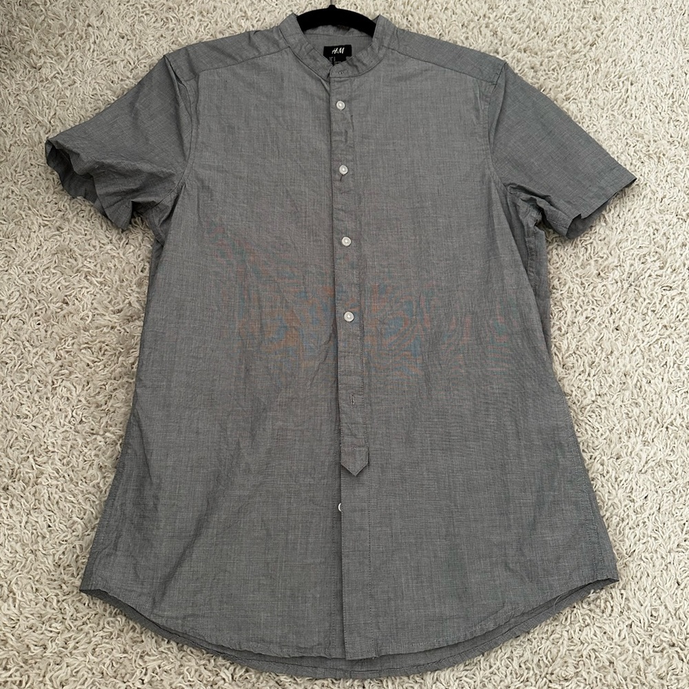 H&M collarless grey button up